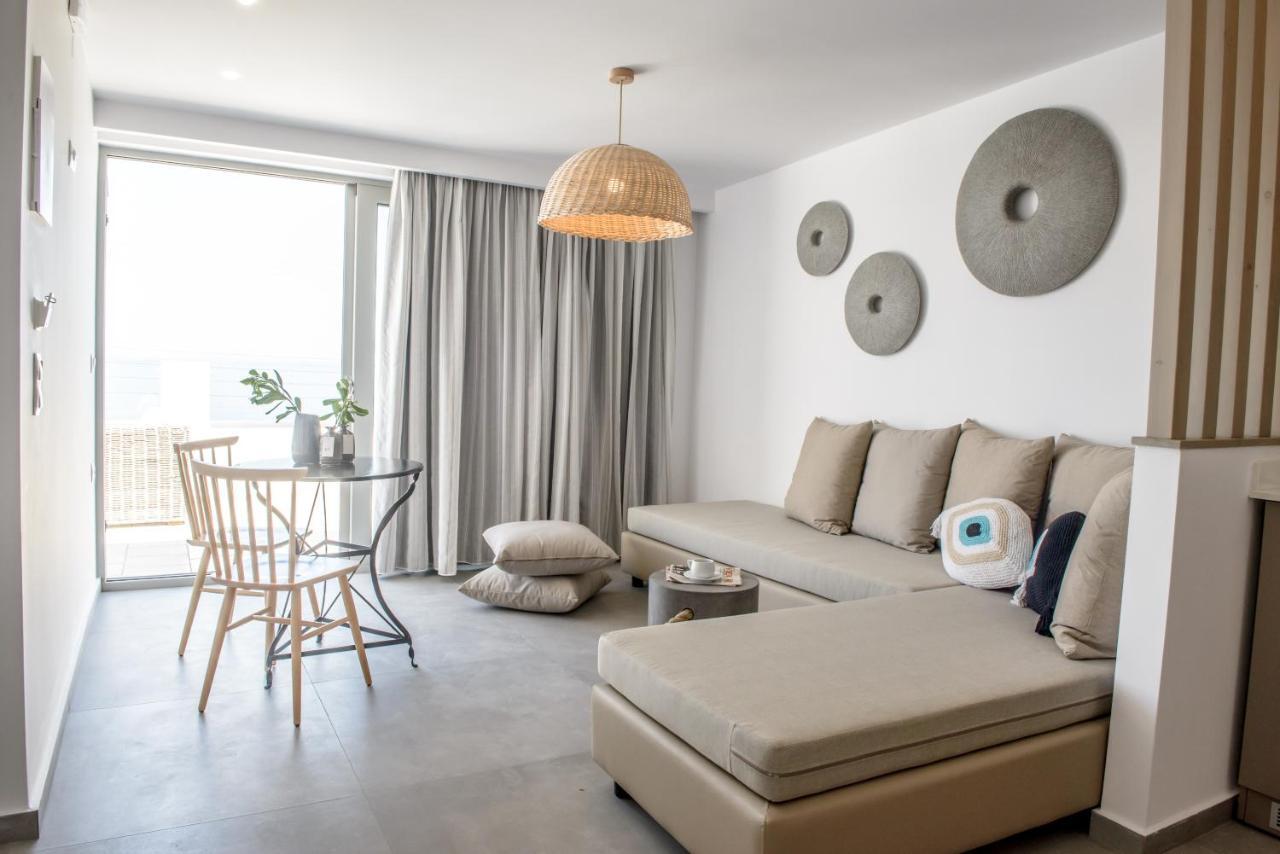 Laia Seafront Luxury Apartments Agia Pelagia  Extérieur photo